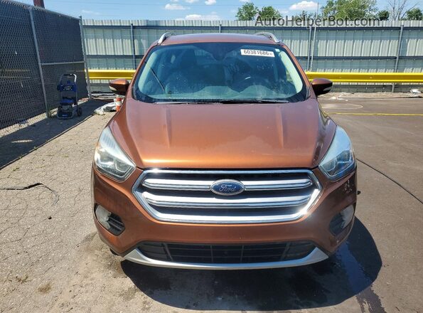 1FMCU0J99HUD51357 2017 FORD ESCAPE Оранжевый Вид спереди