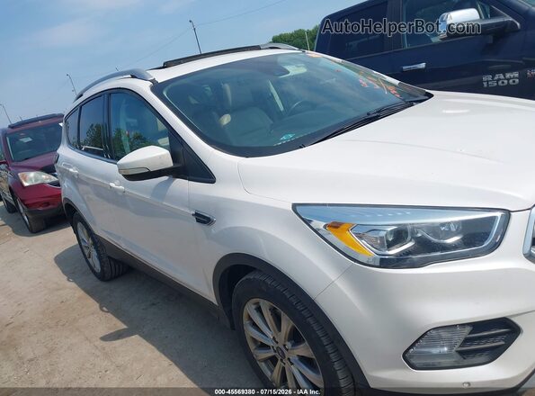 1FMCU0J99HUE25781 2017 FORD ESCAPE White Вид задньої частини салону