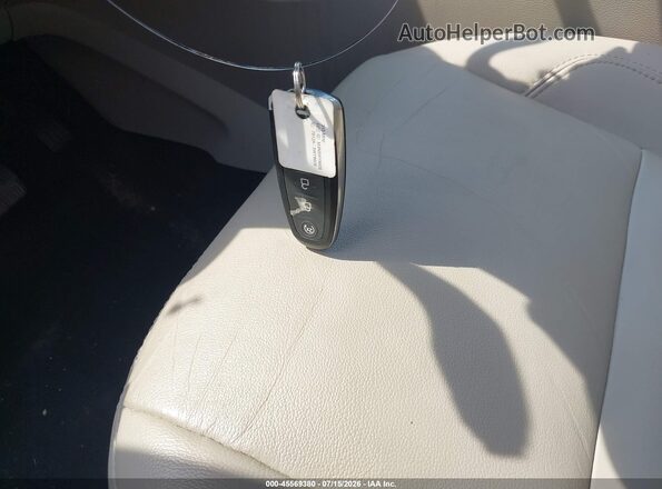 1FMCU0J99HUE25781 2017 FORD ESCAPE White Вид панелі приладів