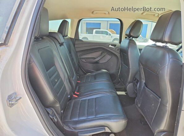 1FMCU0JD0HUC27207 2017 FORD ESCAPE White Vista interior trasera