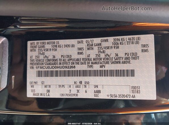1FMCU0JD0HUD92268 2017 FORD ESCAPE Black Widok komory silnika