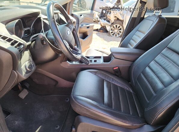 1FMCU0JD2HUF05282 2017 FORD ESCAPE Gold წინა სალონის ხედი