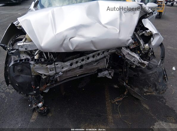 1FMCU0JD3HUA12470 2017 FORD ESCAPE Серебряный Вид спереди