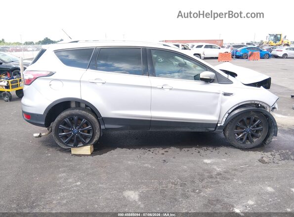 1FMCU0JD3HUA12470 2017 FORD ESCAPE Серебряный Панорамный вид салона 360°