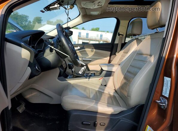 1FMCU0JD4HUD17850 2017 FORD ESCAPE Brown წინა სალონის ხედი