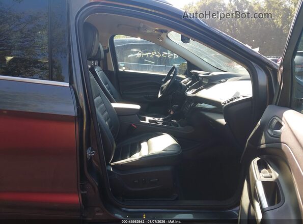 1FMCU0JD5HUD75255 2017 FORD ESCAPE Серый Вид салона спереди