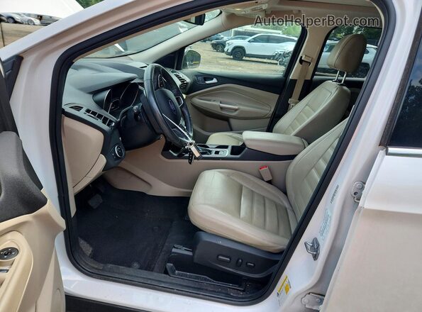 1FMCU0JD6HUC73561 2017 FORD ESCAPE White Widok wnętrza z przodu