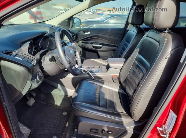 1FMCU0JD7HUD83082 2017 FORD ESCAPE Red Front interior view