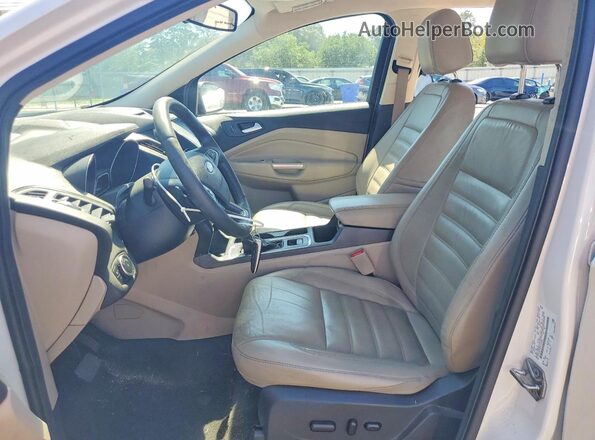 1FMCU0JD8HUA46596 2017 FORD ESCAPE White Вид салону спереду