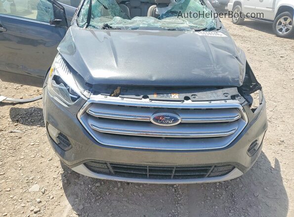 1FMCU0JD8HUB06148 2017 FORD ESCAPE Gray Vista del compartimento del motor