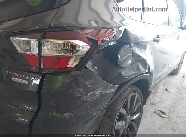 1FMCU0JD9HUC31420 2017 FORD ESCAPE Gray Widok z przodu