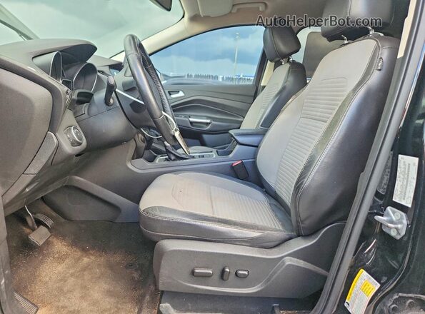1FMCU0JD9HUD81799 2017 FORD ESCAPE Black Widok wnętrza z przodu