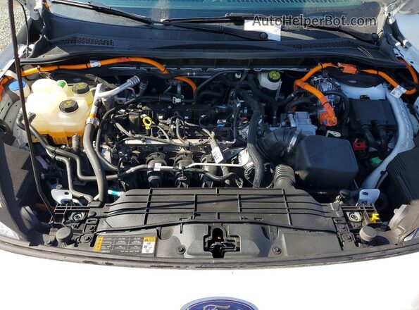 1FMCU0KZXNUB94836 2022 FORD ESCAPE Белый Вид задней части салона