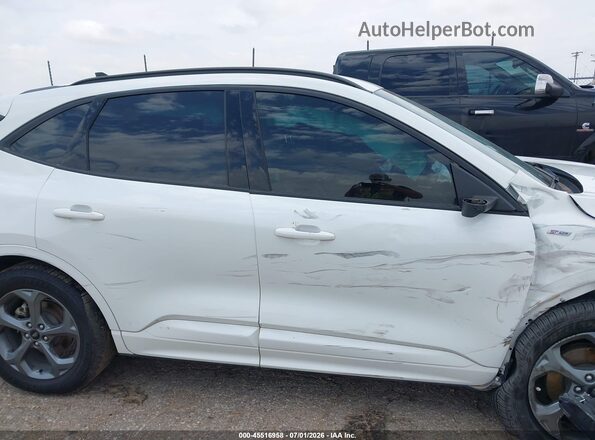1FMCU0MN0PUA85086 2023 FORD ESCAPE White Vista interior trasera