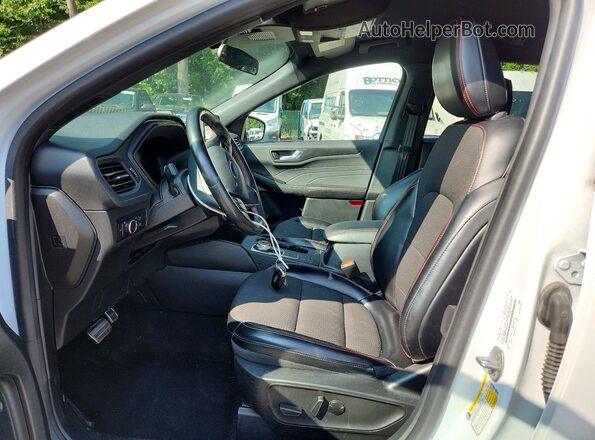 1FMCU0MN7PUA09056 2023 FORD ESCAPE Белый Вид салона спереди