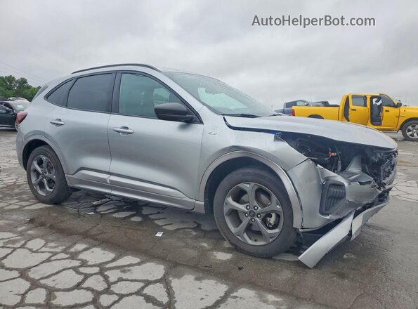 1FMCU0MN7PUA83013 2023 FORD ESCAPE Silver Front right