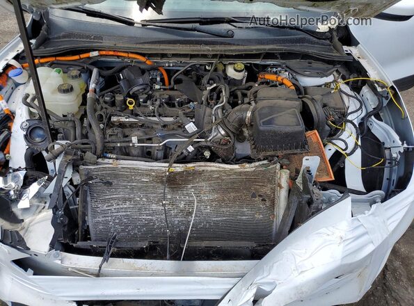 1FMCU9BZ5MUA42501 2021 FORD ESCAPE White Widok wnętrza z tyłu