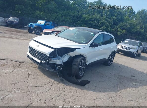 1FMCU9G67MUB07055 2021 FORD ESCAPE White Vista tres cuartos delantera izquierda