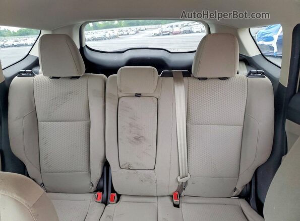 1FMCU9G90HUE20030 2017 FORD ESCAPE Beige Widok tylnych siedzeń