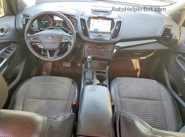 1FMCU9G90HUE68580 2017 FORD ESCAPE Черный Вид панели приборов