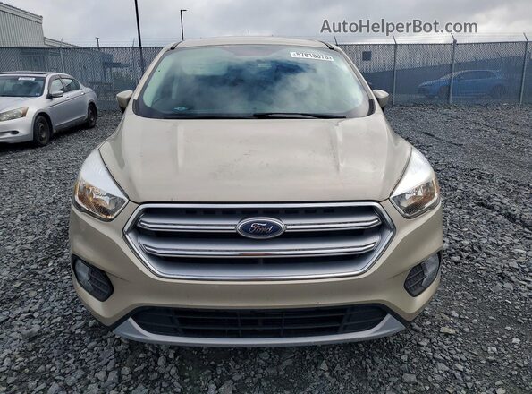 1FMCU9G94HUB10558 2017 FORD ESCAPE Cream Front view