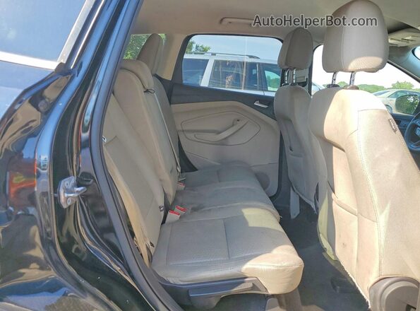 1FMCU9G94HUB18952 2017 FORD ESCAPE Черный Вид задней части салона