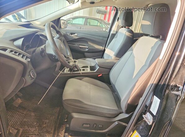 1FMCU9G94HUD37068 2017 FORD ESCAPE Black Вид салону спереду