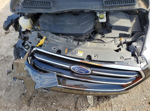1FMCU9G97HUB87764 2017 FORD ESCAPE Черный Вид подкапотного пространства