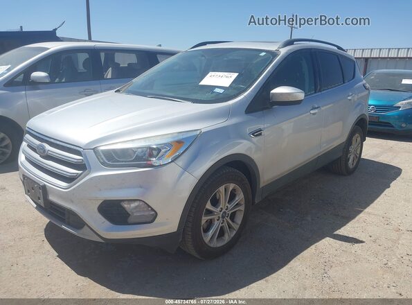 1FMCU9G97HUD67908 2017 FORD ESCAPE Silver Przód lewy
