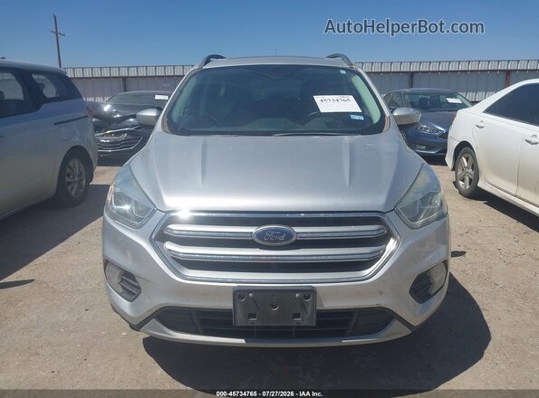 1FMCU9G97HUD67908 2017 FORD ESCAPE Silver Widok zestawu wskaźników
