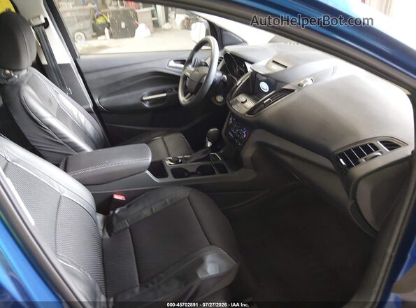 1FMCU9G98HUB69256 2017 FORD ESCAPE Blue Вид салону спереду