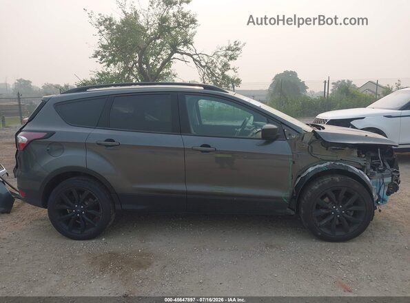 1FMCU9GD0HUE02907 2017 FORD ESCAPE Серый Вид задней части салона