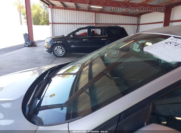 1FMCU9GD0HUE49967 2017 FORD ESCAPE Серебряный Вид спереди