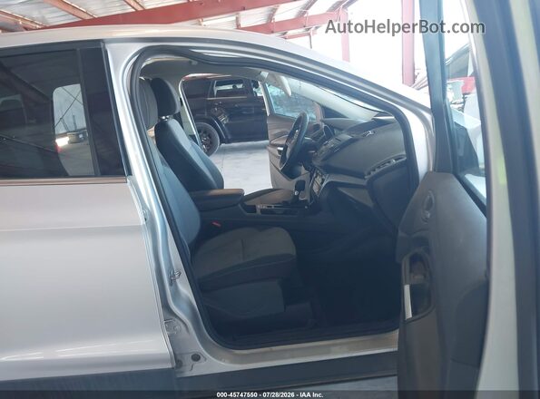 1FMCU9GD0HUE49967 2017 FORD ESCAPE Серебряный Вид салона спереди