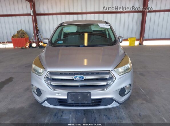 1FMCU9GD0HUE49967 2017 FORD ESCAPE Серебряный Вид щитка приборов