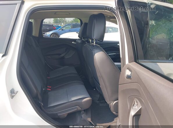 1FMCU9GD0JUA15327 2018 FORD ESCAPE White Widok naklejki z numerem VIN