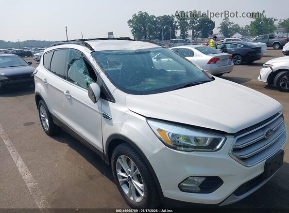 1FMCU9GD0JUA15327 2018 FORD ESCAPE White Widok z przodu