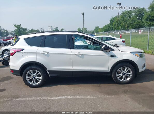 1FMCU9GD0JUA15327 2018 FORD ESCAPE White Widok wnętrza z tyłu