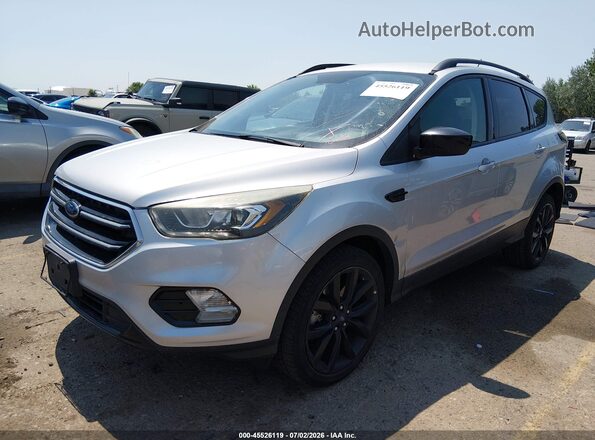 1FMCU9GD0JUA55679 2018 FORD ESCAPE Silver Vista tres cuartos delantera izquierda