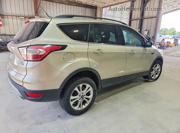 1FMCU9GD0JUB10891 2018 FORD ESCAPE Gold Trasero derecho
