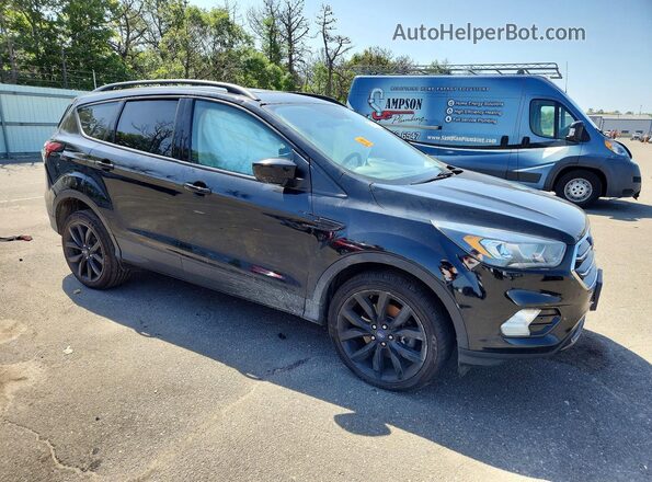 1FMCU9GD0JUB78575 2018 FORD ESCAPE Черный Передняя правая четверть