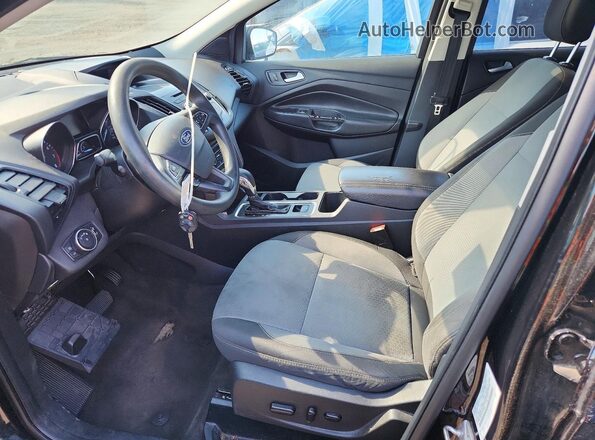1FMCU9GD0JUC40685 2018 FORD ESCAPE Черный Вид салона спереди