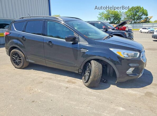 1FMCU9GD0JUC40685 2018 FORD ESCAPE Черный Передняя правая четверть
