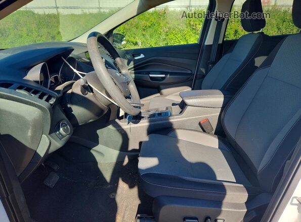 1FMCU9GD0KUA33439 2019 FORD ESCAPE White Front interior view