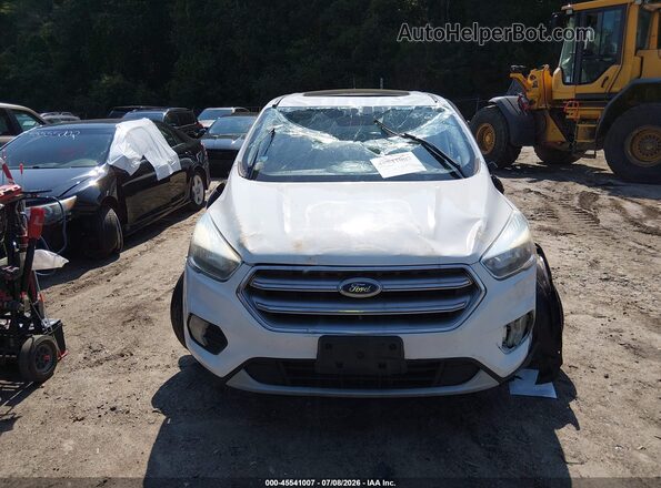 1FMCU9GD1HUA29618 2017 FORD ESCAPE White Vista del salpicadero