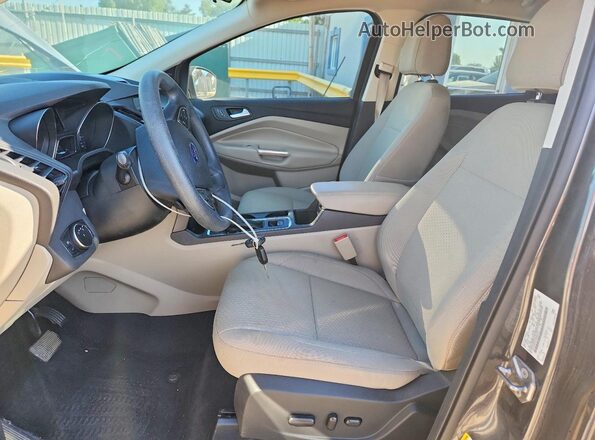 1FMCU9GD1HUA82173 2017 FORD ESCAPE Gray Вид салону спереду