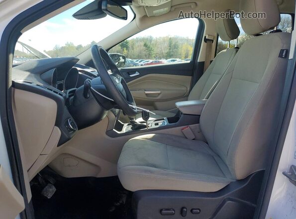 1FMCU9GD1JUC88342 2018 FORD ESCAPE Белый Вид салона спереди