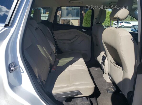 1FMCU9GD1JUC88342 2018 FORD ESCAPE Белый Вид задней части салона