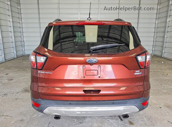 1FMCU9GD1JUC90821 2018 FORD ESCAPE Бордовый Вид сзади