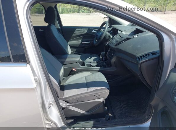 1FMCU9GD2HUD36747 2017 FORD ESCAPE Silver Widok wnętrza z przodu